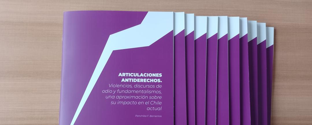 En la imagen se ve la portada de la investigación Articulaciones Antiderechos. Es morada con un rayo blanco. 