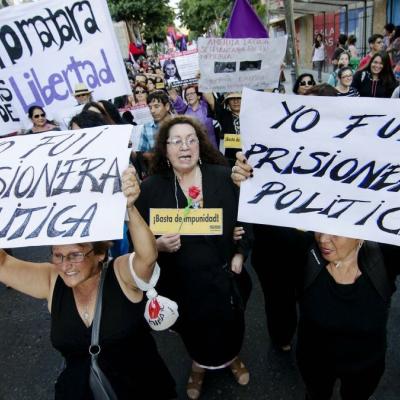 Activistas contra la violencia política sexual